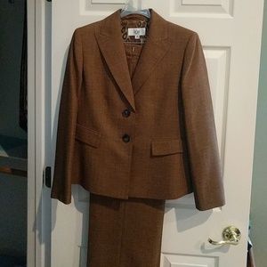 Women's suit